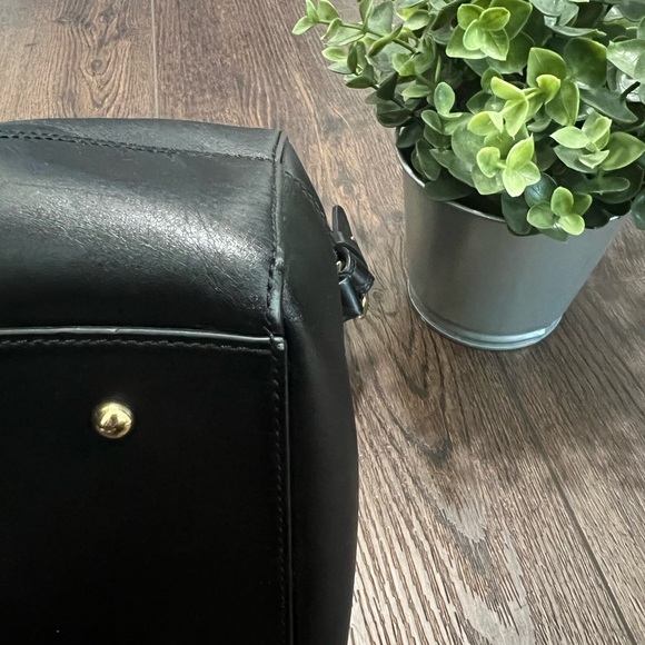 Ralph Lauren Black Women’s Purse detailed with Gold RLL branding - Picture 6 of 11